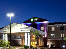 Holiday Inn Express - Spring Hill FLORIDA, an IHG Hotel、スプリングヒルの駐車場付きホテル