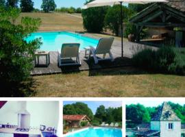 Beautiful pigeonnier with sensational surroundings, hotel with parking in Pujols