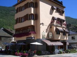 Hostal Montaña, Hotel in Alins