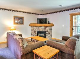 Cozy Townhome By Starved Rock State Park, hotell med parkeringsplass i Utica