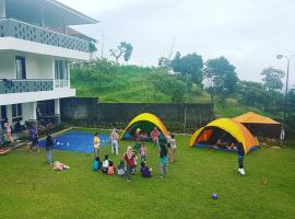 Neo Akshaya Vila and Camping Ground, מלון עם חניה בבוגור
