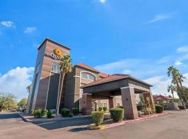 Phoenix में, होटल La Quinta by Wyndham Phoenix I-10 West