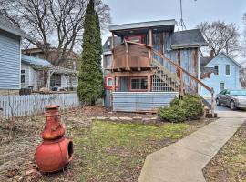 Steps to Waterfront and Dtwn Sturgeon Bay Escape!, hotel in Sturgeon Bay