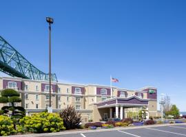 Holiday Inn Express Hotel & Suites Astoria, an IHG Hotel، فندق في أستوريا