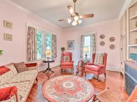 Elegant and Spacious Retreat about 18 Mi to Lake Norman!, vacation home in Lincolnton