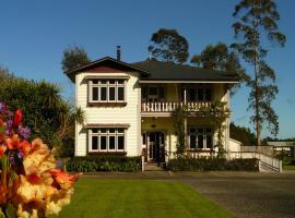 Holly Homestead B&B, hotel with parking in Franz Josef