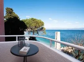 Beachfront Apartment Karla