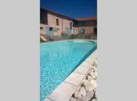Gîte à la ferme avec piscine