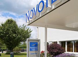 Novotel Amiens Pôle Jules Verne، فندق في Boves