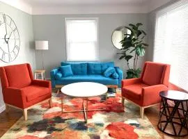 The Modern Stylish Gem Of Pontiac - 5 Min To GM