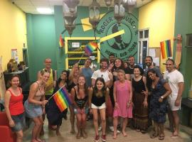 Roger's Hostel & Caravans Age 18-45, hotel v destinaci Tel Aviv