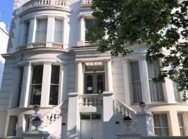 Ravna Gora, hotel en Kensington y Chelsea, Londres