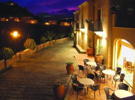 Resort Borgo San Rocco, parkimisega hotell sihtkohas Savoca