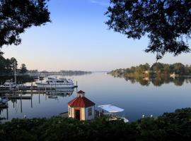 The Tides Inn, hotel v destinaci West Irvington