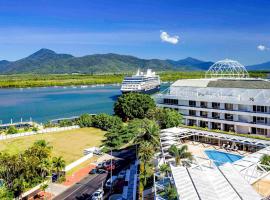 Pullman Reef Hotel Casino, hotel cerca de Galería Regional de Cairns, Cairns