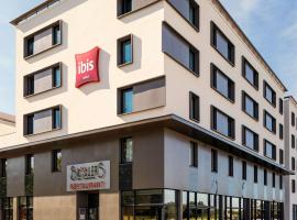 ibis Saint Quentin en Yvelines - Vélodrome, hotel in Montigny-le-Bretonneux