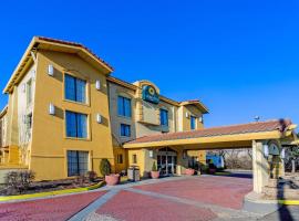 La Quinta Inn by Wyndham Chicago O'Hare Airport, hotel v destinaci Elk Grove Village