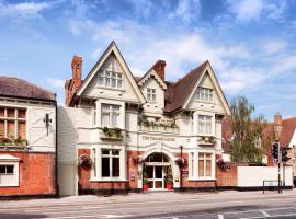 Mercure London Staines-upon-Thames Hotel, hótel í Staines