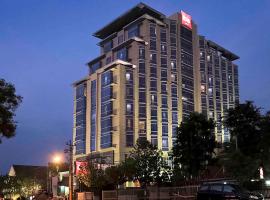 Hotel Ibis Semarang Simpang Lima โรงแรมใกล้สนามบินนานาชาติอัคมัด ยานี - SRGในเซอมารัง