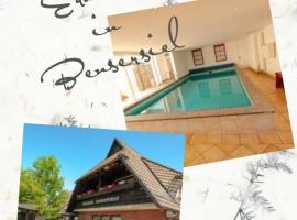 Wohlfühlhotel Hörn van Diek Garni mit Schwimmbad, hotel v destinaci Bensersiel