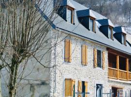 Les Granges de Clarabide, hotel perto de Escola de Esqui Peyragudes, Loudenvielle