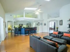 Spacious modern pool home, Family & Golf trips - 4727 home