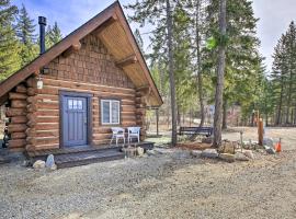 Peaceful Kootenai Cabin - Unplug in the Mtns!, hotel in Bonners Ferry