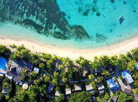 藍礁湖海灘度假酒店，纳库拉岛的飯店