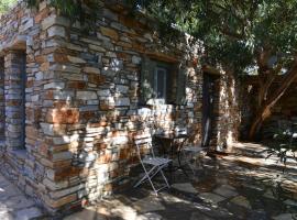 K Homes-Family Stone Suite, hotel din apropiere 
 de Plaja din Agios Fokas, Tinos