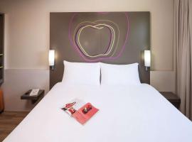 Hotel Ibis Styles Lleida Torrefarrera, hotell i Lleida