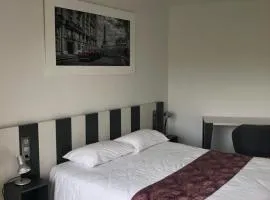 Logis Hotels - Hotel Restaurant l Enclos