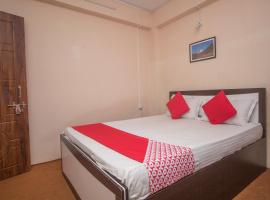 OYO 61776 Hill Homestay 100, hotel v destinaci Padamchen