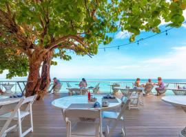 Travellers Beach Resort, hotell i Negril