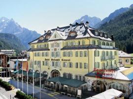Hotel Dolomiti Schloss, hotell i Canazei