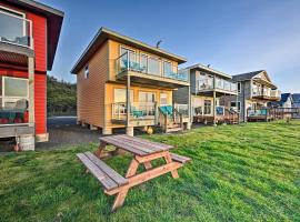 Sanderling Sea Cottages, Unit 9 with Ocean Views!, villa in Waldport