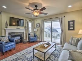 Canandaigua Lake House with Lake View and Fire Pit!, hôtel à Rushville