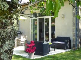 La Vigneraie de Laura: Gîte Entre Vignes et Chênes, hotel in Sainte-Colombe