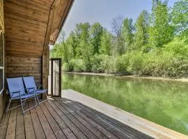 Floating Home on Columbia River with Provided Kayaks