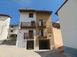 Antigua Casa Pepo y Casa Marieta, holiday home in Herbés