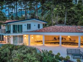 Villa Abetaia With Pool, hotel in Limone sul Garda