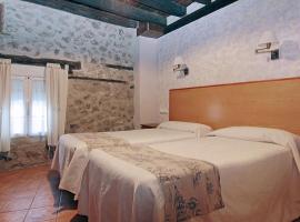 HOTEL RURAL LOS ABUELOS: Montemayor de Pililla'da bir otel
