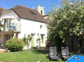 Les gîtes du Clos Saint-Martin – hotel w mieście Maule