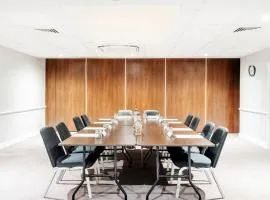 Holiday Inn London Luton Airport by IHG