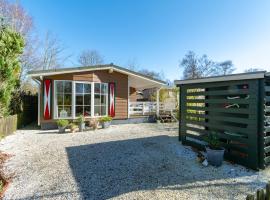 Chalet aan de kust, hotel em Sint Maartensvlotbrug