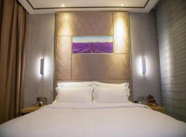 Lavande Hotel Longnan Changjiang River Avenue, ξενοδοχείο σε Longnan