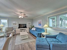 Bright Emerald Isle Condo with Private Beach Access!, hotel in Emerald Isle