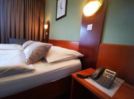 Hotel Tripič, restaurant and pizzeria, golf hotel u gradu Bohinj