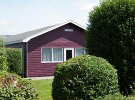 Spacious holiday home at 1 km from the North Sea beach, hotel in Ellemeet