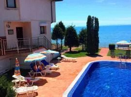 Sun Palace apartments
