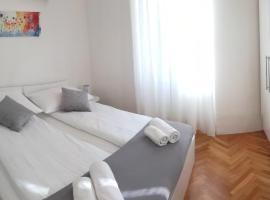 Apartments B&M, hotel blizu znamenitosti Kobilarna Lipica, Sežana